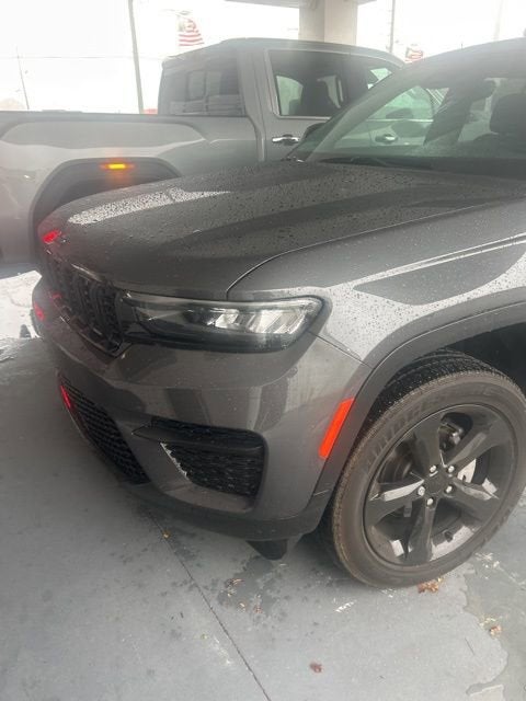 2022 Jeep Grand Cherokee Altitude