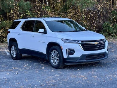 2022 Chevrolet Traverse LT Cloth