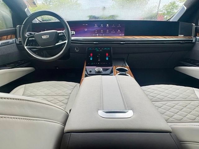 2025 Cadillac Escalade Sport Platinum