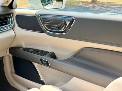 2019 Lincoln Continental Select