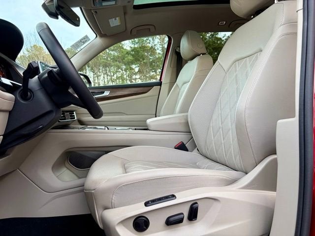 2025 Volkswagen Atlas 2.0T SEL Premium R-Line