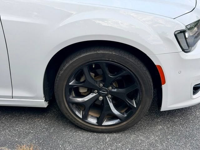 2023 Chrysler 300 Touring L