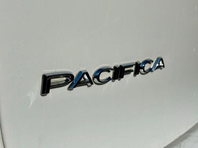 2023 Chrysler PACIFICA Base