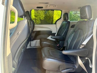 2023 Chrysler PACIFICA Base