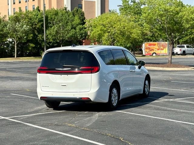 2023 Chrysler PACIFICA Base