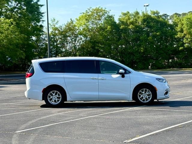 2023 Chrysler PACIFICA Base