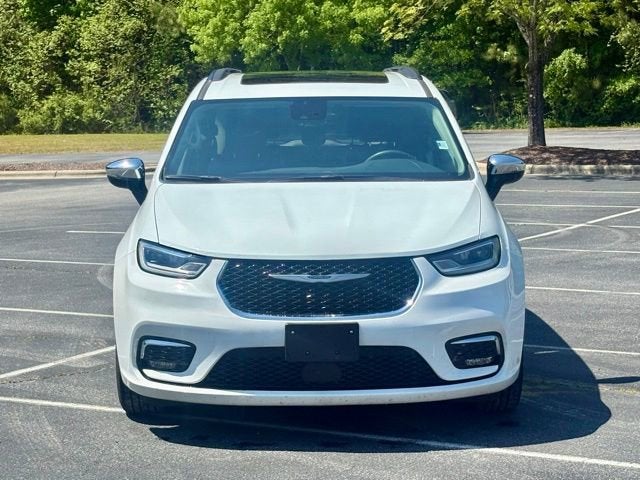 2023 Chrysler PACIFICA Base