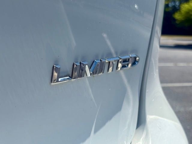 2023 Chrysler PACIFICA Base