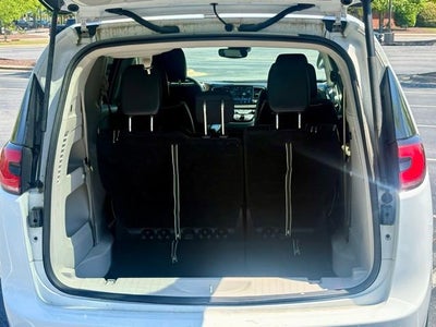 2023 Chrysler PACIFICA Base