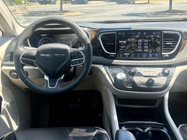 2023 Chrysler PACIFICA Base