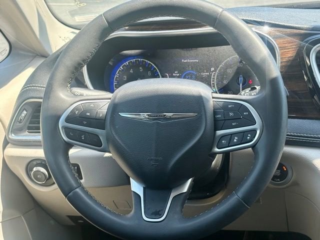 2023 Chrysler PACIFICA Base