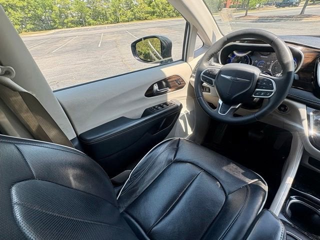 2023 Chrysler PACIFICA Base