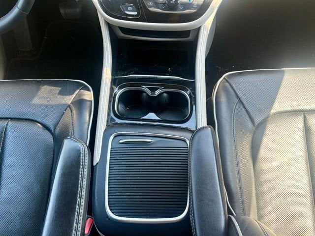 2023 Chrysler PACIFICA Base