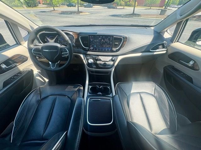 2023 Chrysler PACIFICA Base