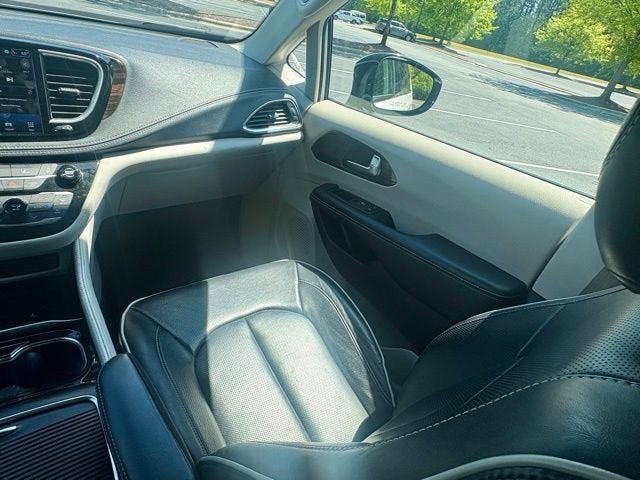 2023 Chrysler PACIFICA Base