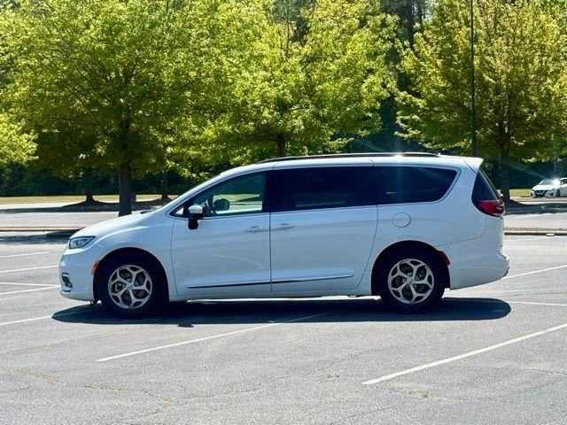 2023 Chrysler PACIFICA Base