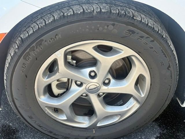 2023 Chrysler PACIFICA Base