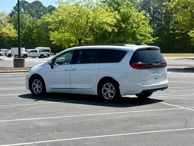 2023 Chrysler PACIFICA Base