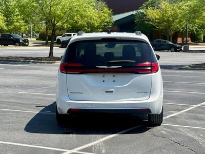 2023 Chrysler PACIFICA Base