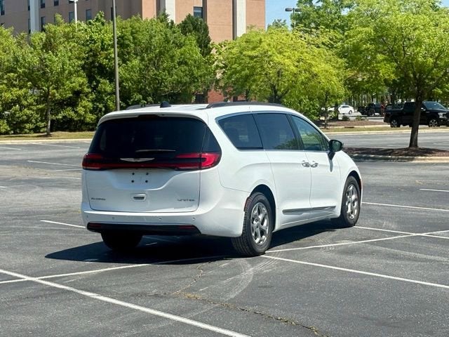 2023 Chrysler PACIFICA Base