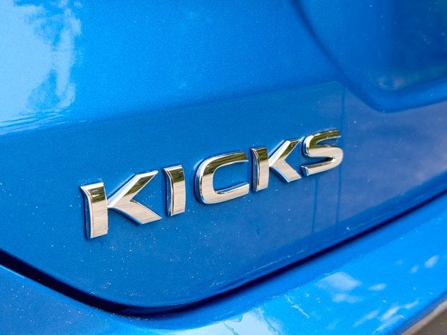 2021 Nissan Kicks SR