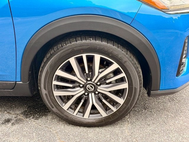 2021 Nissan Kicks SR