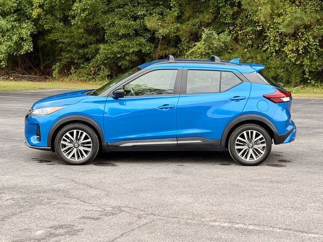 2021 Nissan Kicks SR