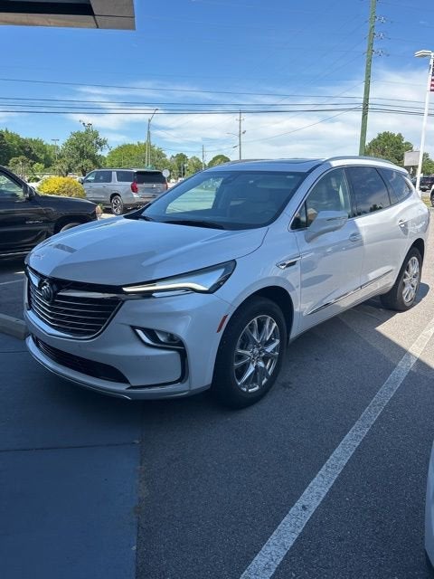 2023 Buick Enclave Essence
