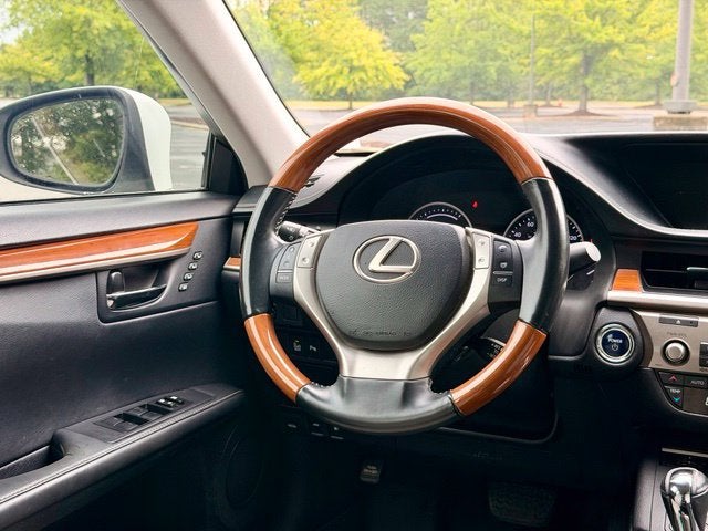 2013 Lexus ES 300h Hybrid
