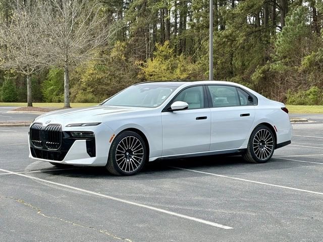 2025 BMW 7 Series 740i