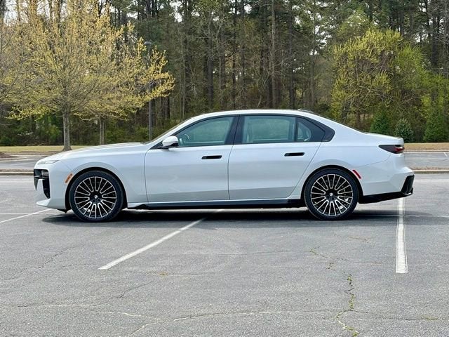 2025 BMW 7 Series 740i