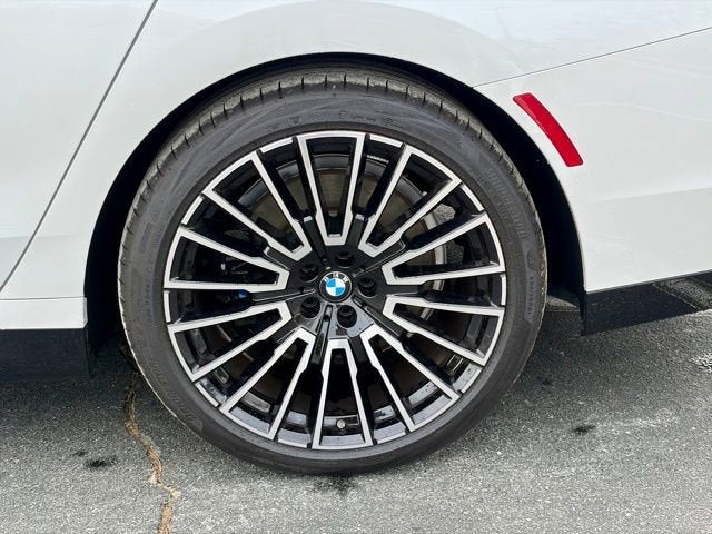 2025 BMW 7 Series 740i