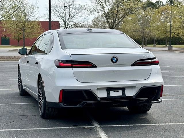 2025 BMW 7 Series 740i