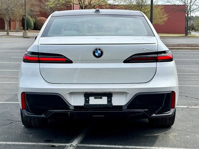 2025 BMW 7 Series 740i