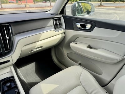 2020 Volvo XC60 Momentum